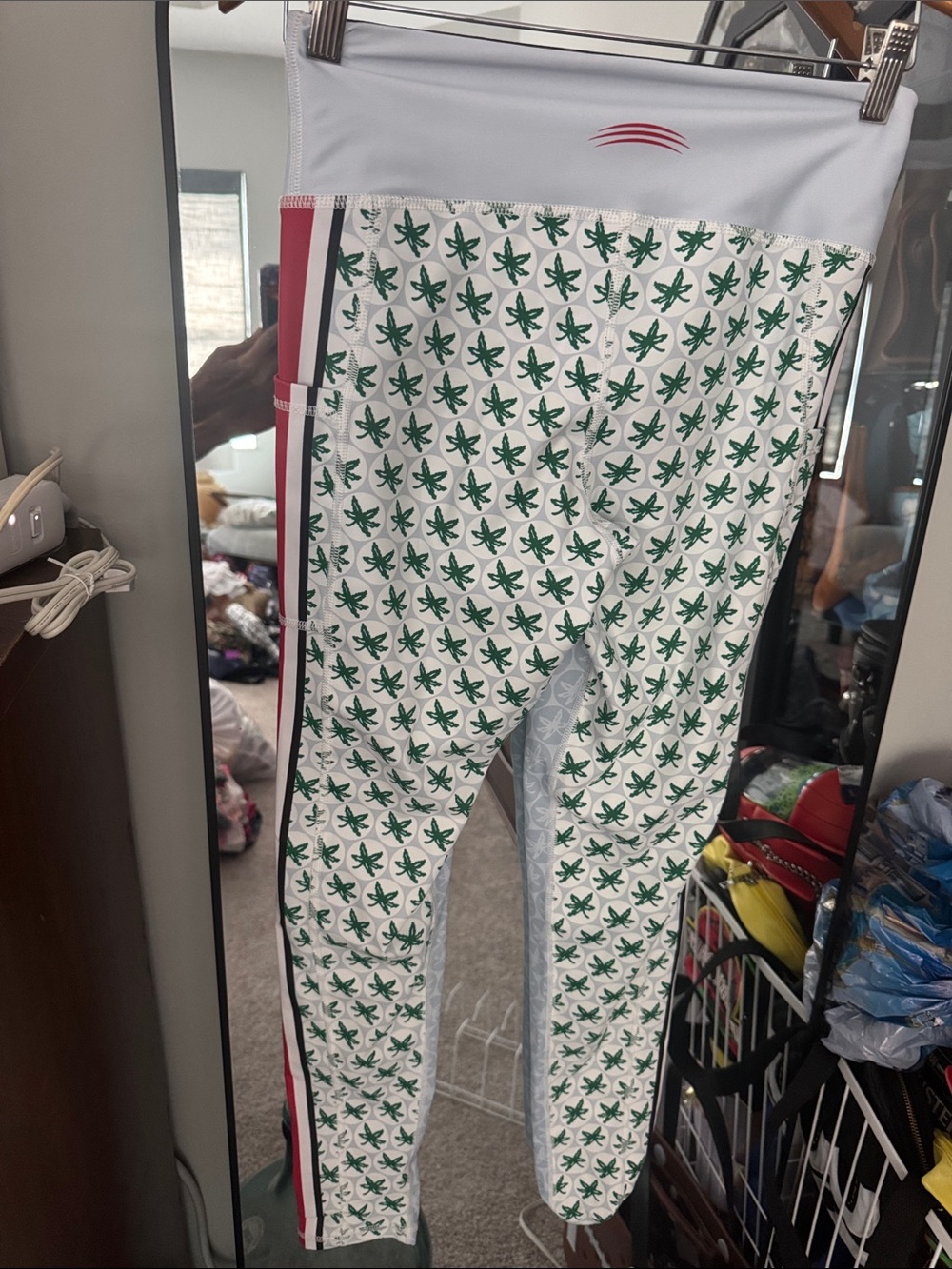Ohio state buckeye woman’s Leggings bend brand with cellphone pocket